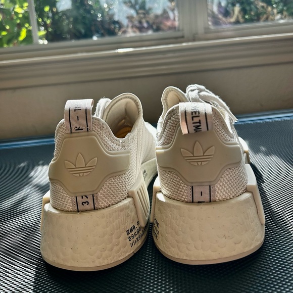 Women's adidas Originals NMD_R1 Casual Shoes - Picture 4 of 6
